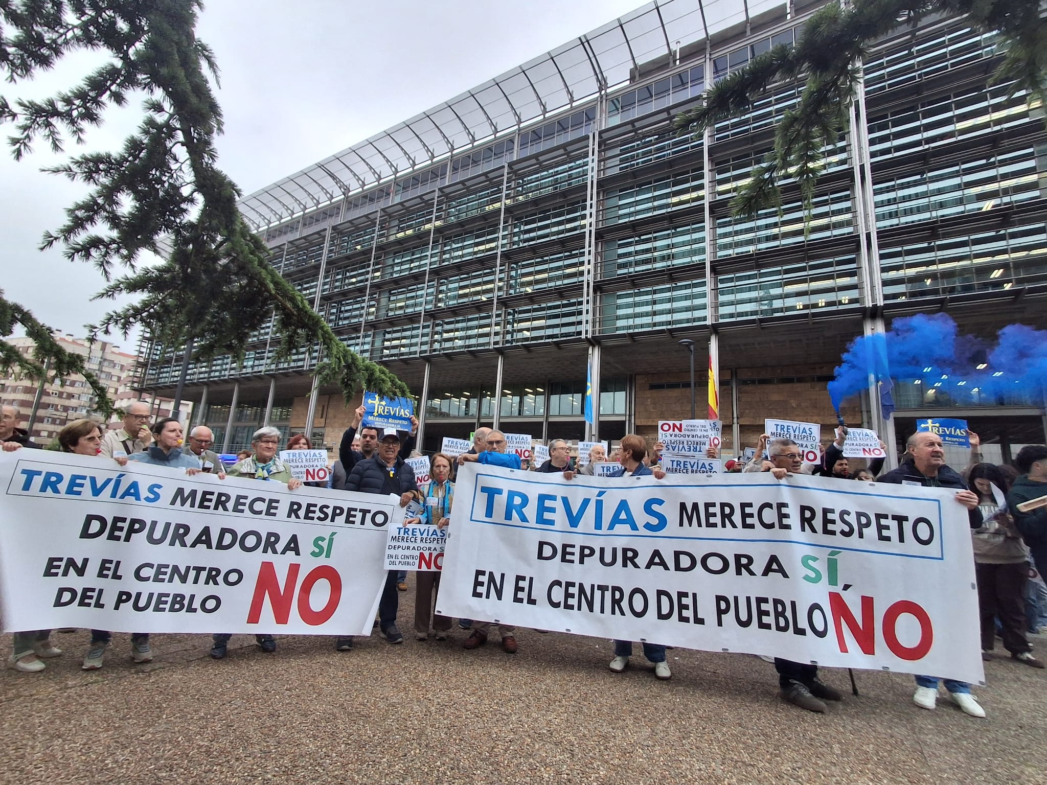 Trevías solicitará medidas cautelares para frenar la depuradora mientras el Principado mantiene su postura. Trevías solicitará medidas cautelares para frenar la depuradora mientras el Principado mantiene su postura.