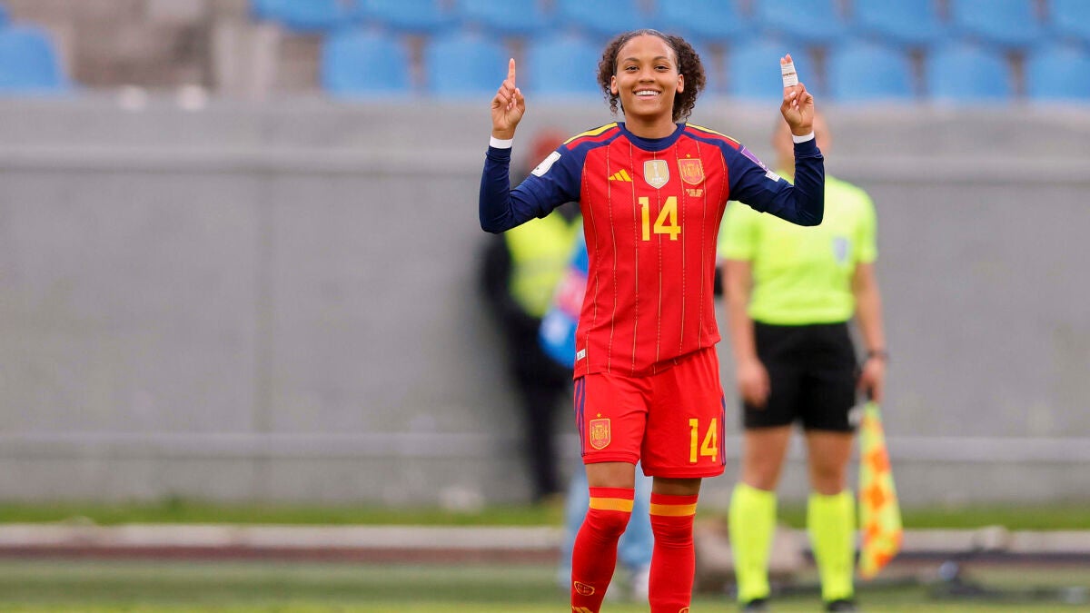 España le endosa un 'set' de goles a Islandia y ce