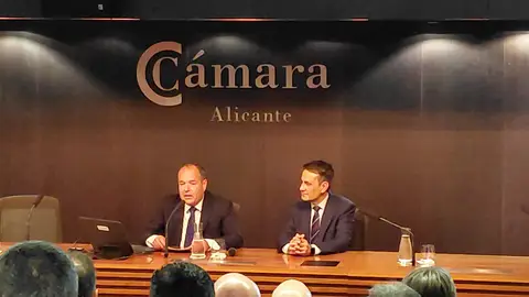 De izquierda a derecha, Carlos Bañó y Juan Jesús Lozano De izquierda a derecha, Carlos Bañó y Juan Jesús Lozano