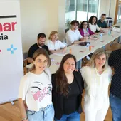 Laura Moreno (izquierda) junto a otros miembros de Sumar Laura Moreno (izquierda) junto a otros miembros de Sumar