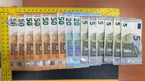 Dinero intervenido a los detenidos en Villena. Dinero intervenido a los detenidos en Villena.