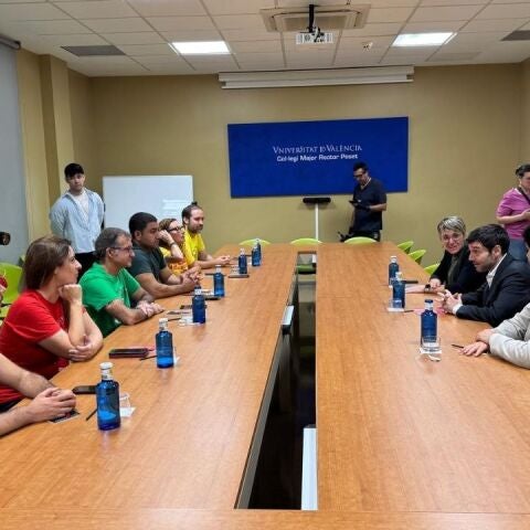 Los sindicatos educativos del bloque sindical mayoritario valenciano mantienen una reunión en València con el ministro de Consumo y Derechos Sociales, Pablo Bustinduy