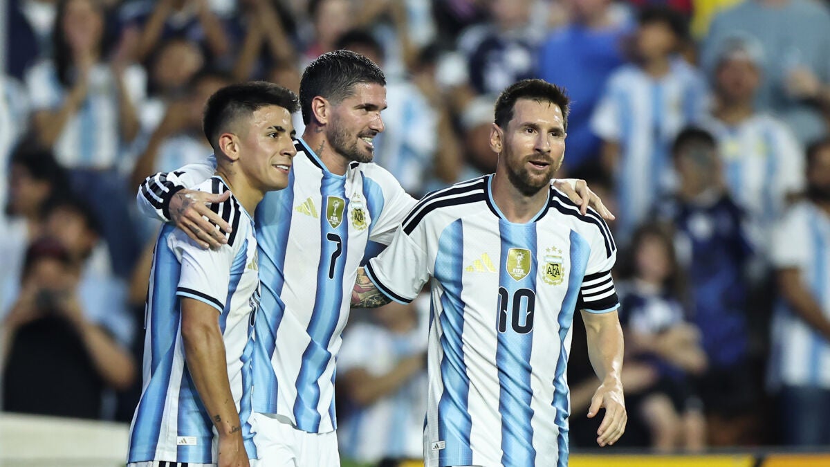 Argentina gana a Islandia en su preparación para el Mundial