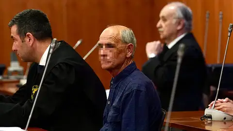 La Audiencia de Málaga ha condenado a Dinamita Montilla a 24 años y medio de prisión por los delitos de asesinato, robo con violencia y tenencia ilícita de armas La Audiencia de Málaga ha condenado a Dinamita Montilla a 24 años y medio de prisión por los delitos de asesinato, robo con violencia y tenencia ilícita de armas