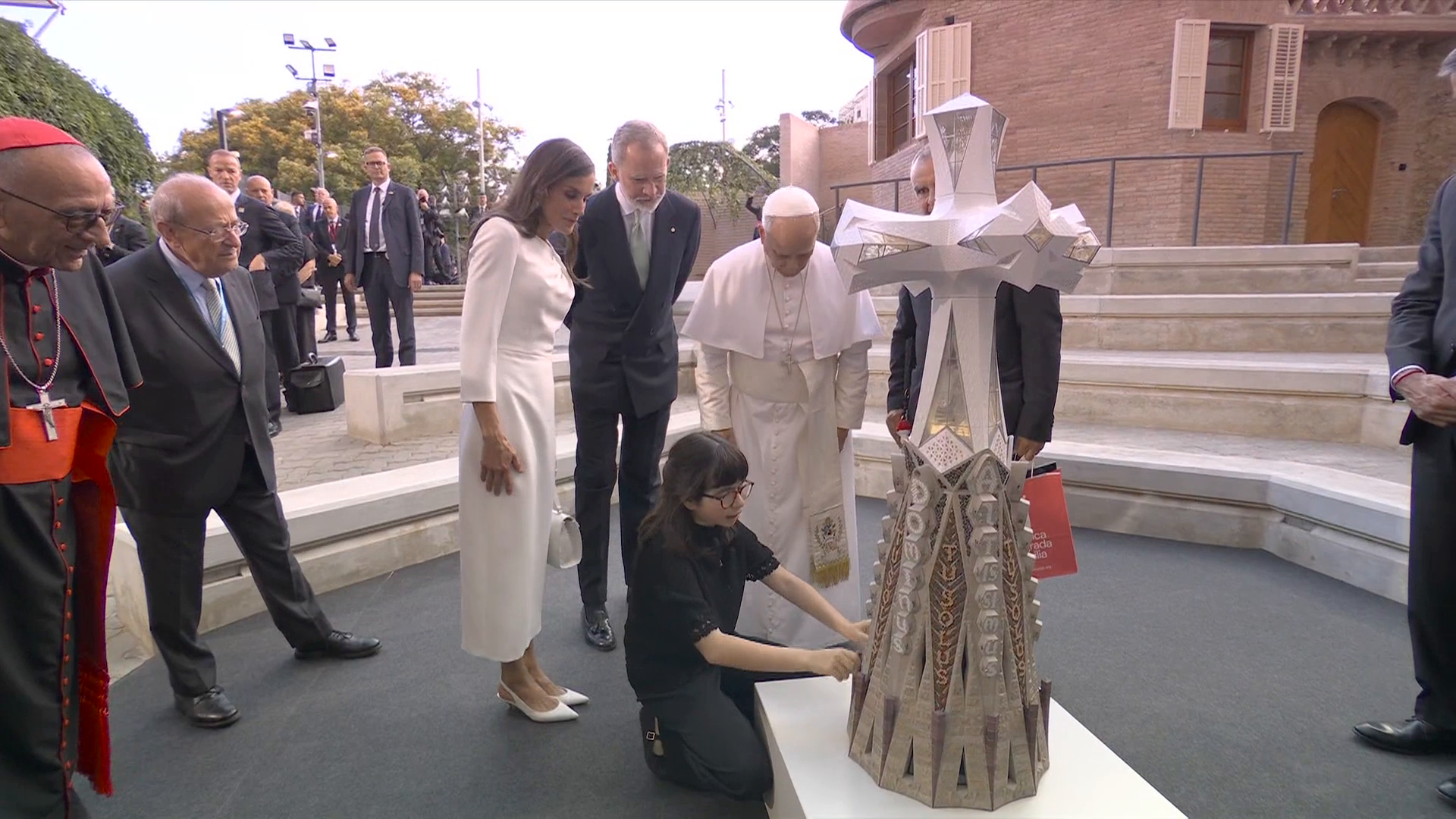 Valentina, una niña invidente, emociona al papa León XIV y a los Reyes al enseñarles la Torre de Jesús: "La describes mejor que nosotros" Valentina, una niña invidente, emociona al papa León XIV y a los Reyes al enseñarles la Torre de Jesús: "La describes mejor que nosotros"