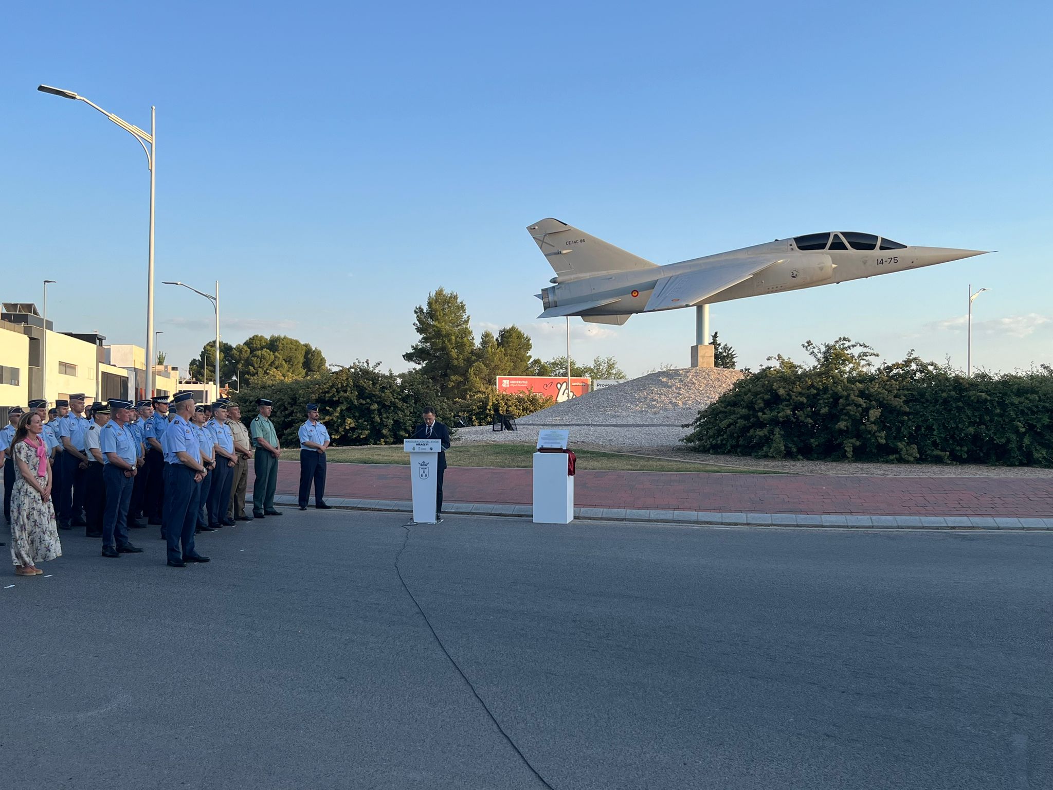 El Mirage F1 ya luce en el suelo de Albacete El Mirage F1 ya luce en el suelo de Albacete