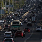 Varapalo a los dispositivos 'foto-línea' de la DGT: una jueza anula una multa a un conductor que cruzó la línea continua y sienta "un importante precedente" Varapalo a los dispositivos 'foto-línea' de la DGT: una jueza anula una multa a un conductor que cruzó la línea continua y sienta "un importante precedente"