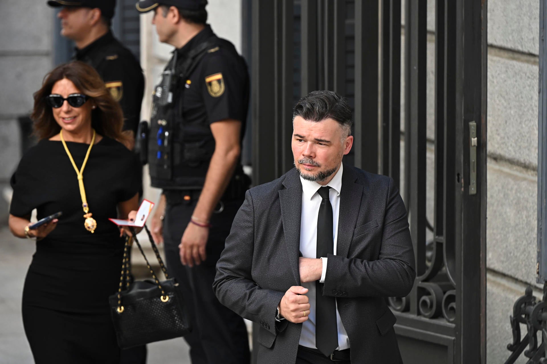 Rufián avisa a Sánchez que utilizar el "y tu más" implica reconocer el "y yo también" Rufián avisa a Sánchez que utilizar el "y tu más" implica reconocer el "y yo también"