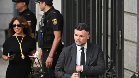 El portavoz de ERC, Gabriel Rufián, a su llegada al Congres de los Diputados El portavoz de ERC, Gabriel Rufián, a su llegada al Congres de los Diputados