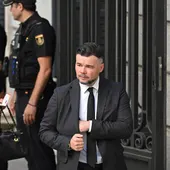 El portavoz de ERC, Gabriel Rufián, a su llegada al Congres de los Diputados El portavoz de ERC, Gabriel Rufián, a su llegada al Congres de los Diputados
