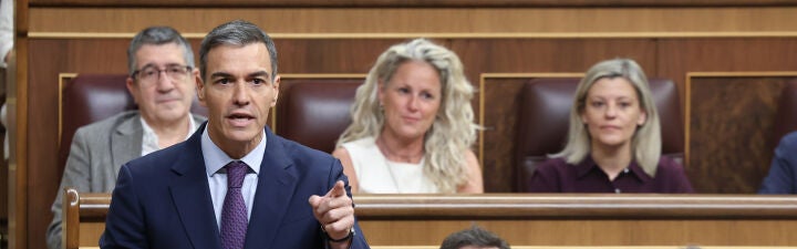 ¿Cree que el hecho de que el gobierno hable ahora de presentar presupuestos para el año que viene responde a...