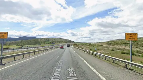 Carteles de mal estado del firme de la A-67 en Cantabria Carteles de mal estado del firme de la A-67 en Cantabria