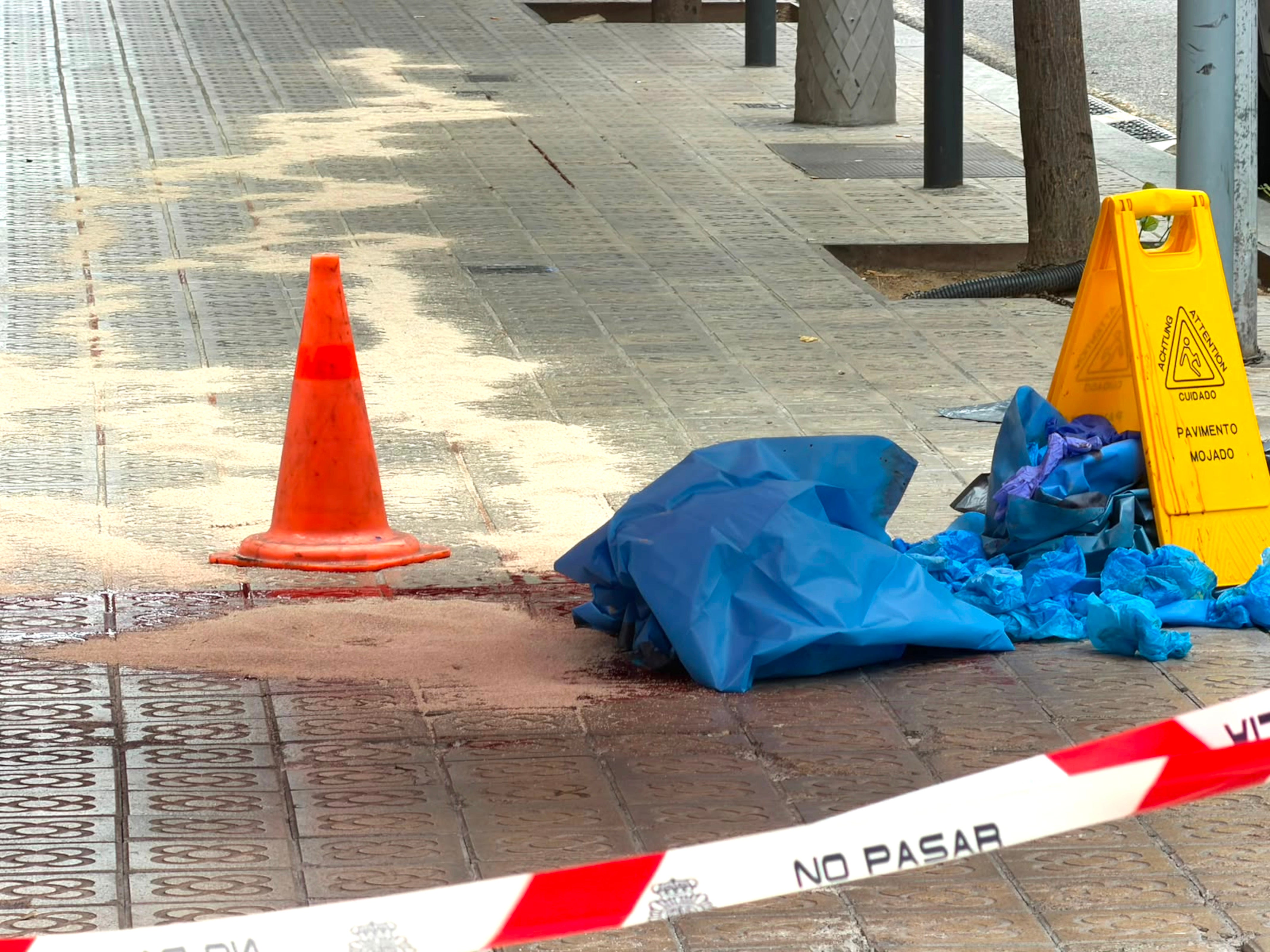 Un tiroteig mortal al carrer Balmes sacseja Barcelona en ple dispositiu per la visita del Papa Un tiroteig mortal al carrer Balmes sacseja Barcelona en ple dispositiu per la visita del Papa