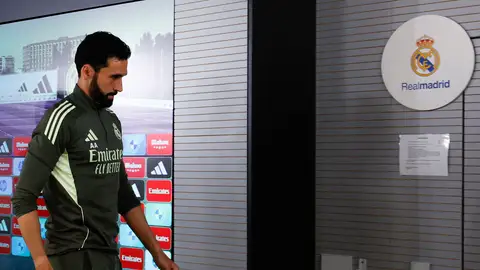 El Real Madrid hace oficial el adiós de Arbeloa El Real Madrid hace oficial el adiós de Arbeloa