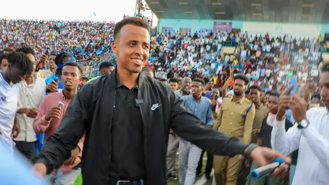 El árbitro somalí vetado por EE. UU. pitará la final de la Supercopa de Europa El árbitro somalí vetado por EE. UU. pitará la final de la Supercopa de Europa