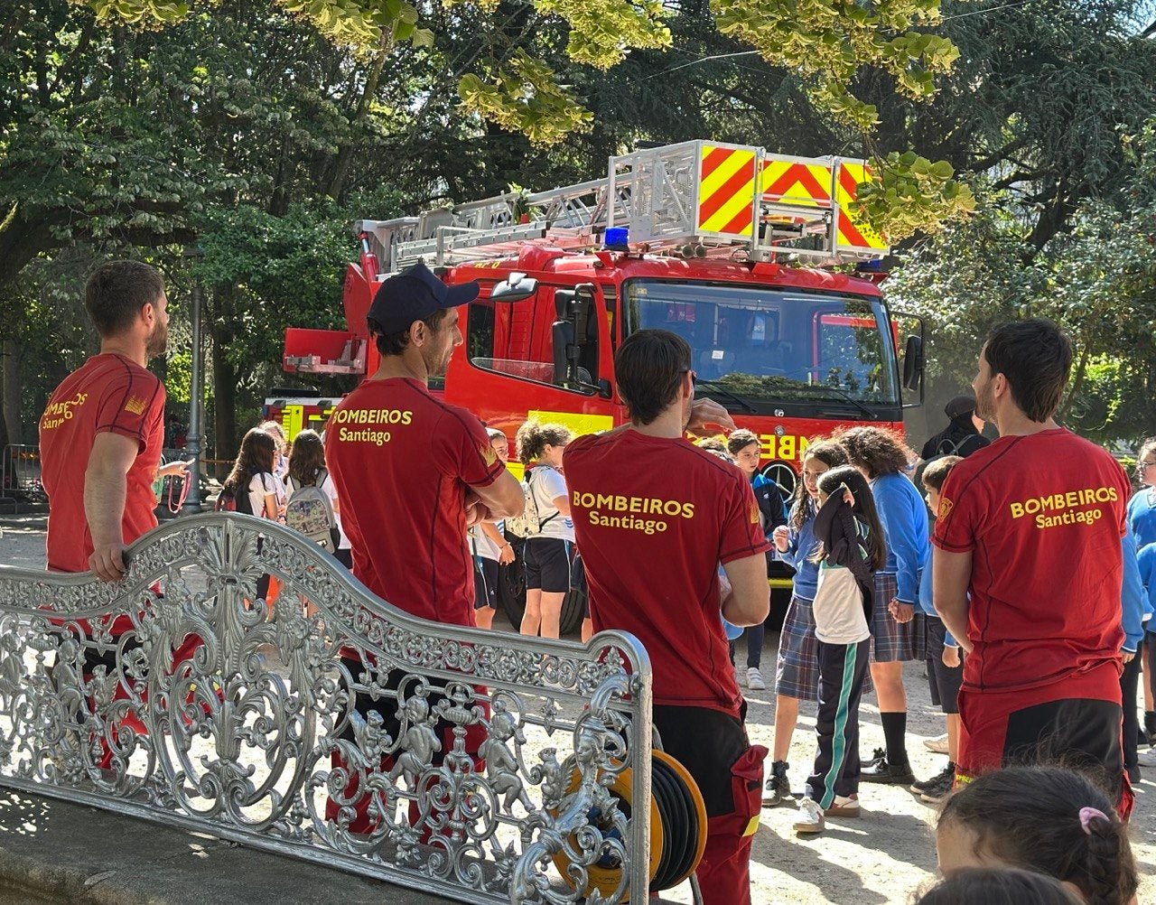 Más de 700 escolares visitarán entre hoy y mañana las actividades de la Semana de la Prevención de Incendios en la Alameda de Santiago Más de 700 escolares visitarán entre hoy y mañana las actividades de la Semana de la Prevención de Incendios en la Alameda de Santiago