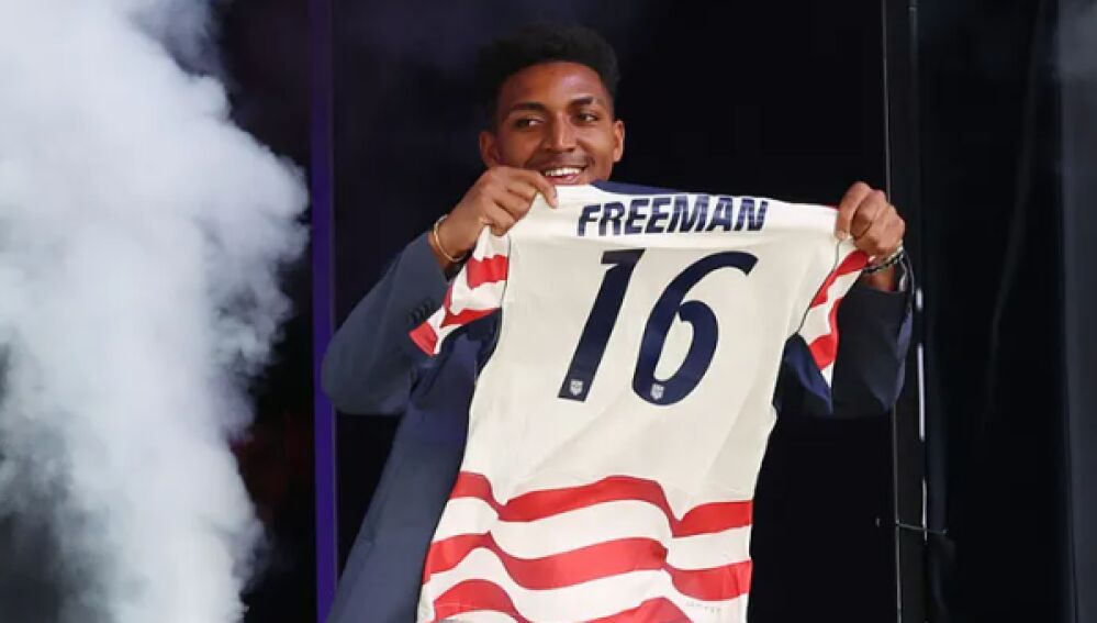 Alex Freeman con la camiseta de USA