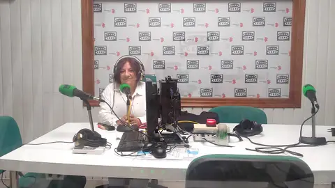 Juani Palencia en el estudio de Onda Cero Valdepeñas Juani Palencia en el estudio de Onda Cero Valdepeñas
