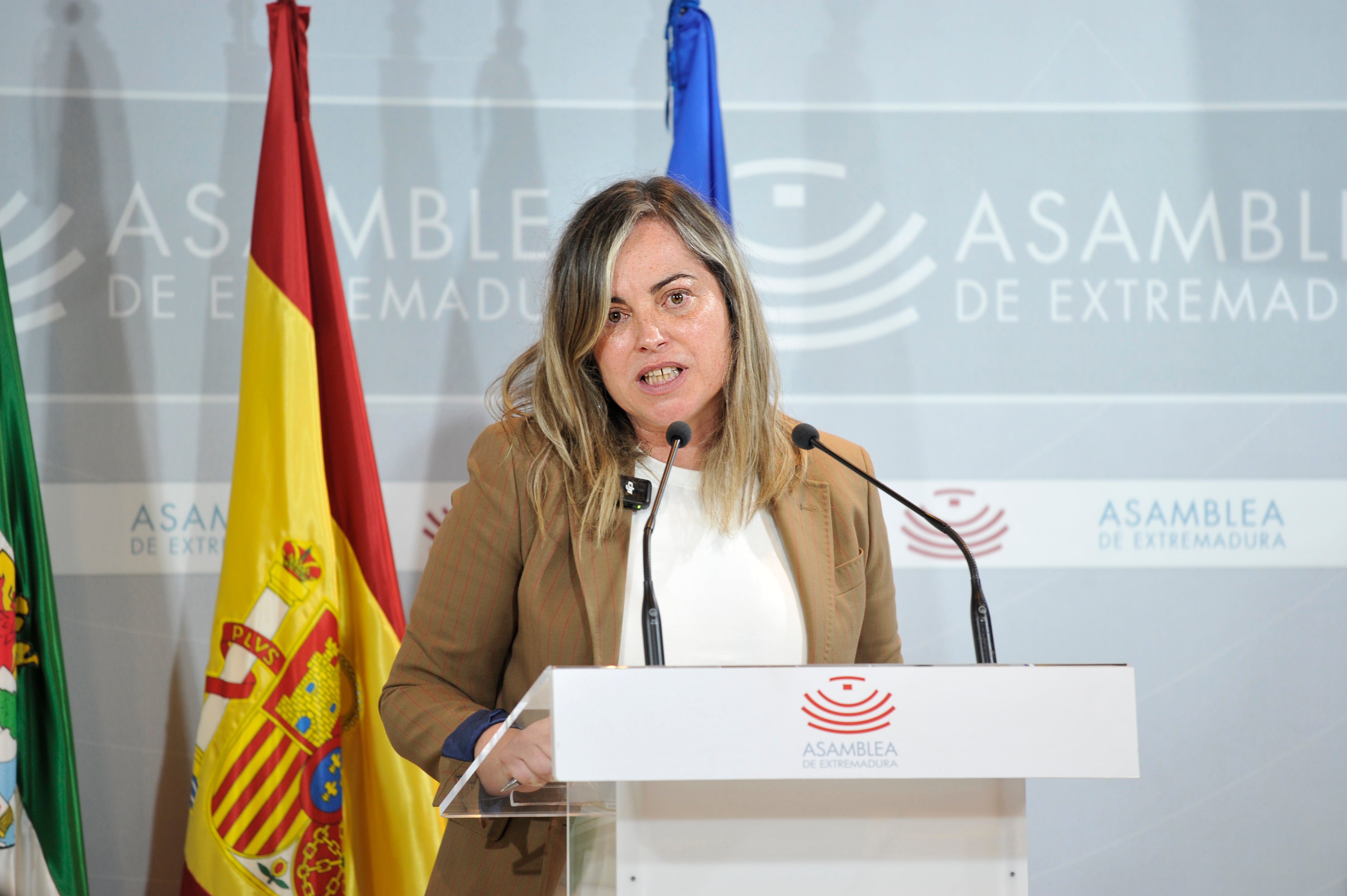 La Junta destina 307 millones de euros a impulsar la vivienda, las infraestructuras y el transporte en la región La Junta destina 307 millones de euros a impulsar la vivienda, las infraestructuras y el transporte en la región