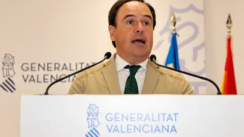 El president de la Generalitat, Juanfran Pérez Llorca, realiza una declaración institucional tras el pleno del Consell celebrado este viernes en Torrevieja. El president de la Generalitat, Juanfran Pérez Llorca, realiza una declaración institucional tras el pleno del Consell celebrado este viernes en Torrevieja.