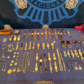 Joyas que portaban los detenidos en el aeropuerto