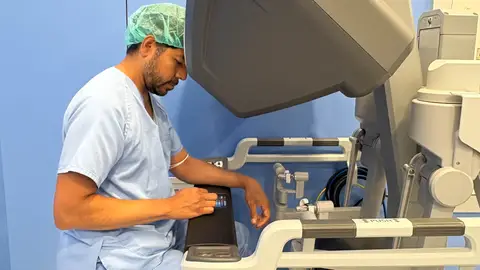 Grupo Policlínica incorpora un segundo robot Da Vinci y sitúa a Ibiza en la élite de la cirugía robótica en España Grupo Policlínica incorpora un segundo robot Da Vinci y sitúa a Ibiza en la élite de la cirugía robótica en España