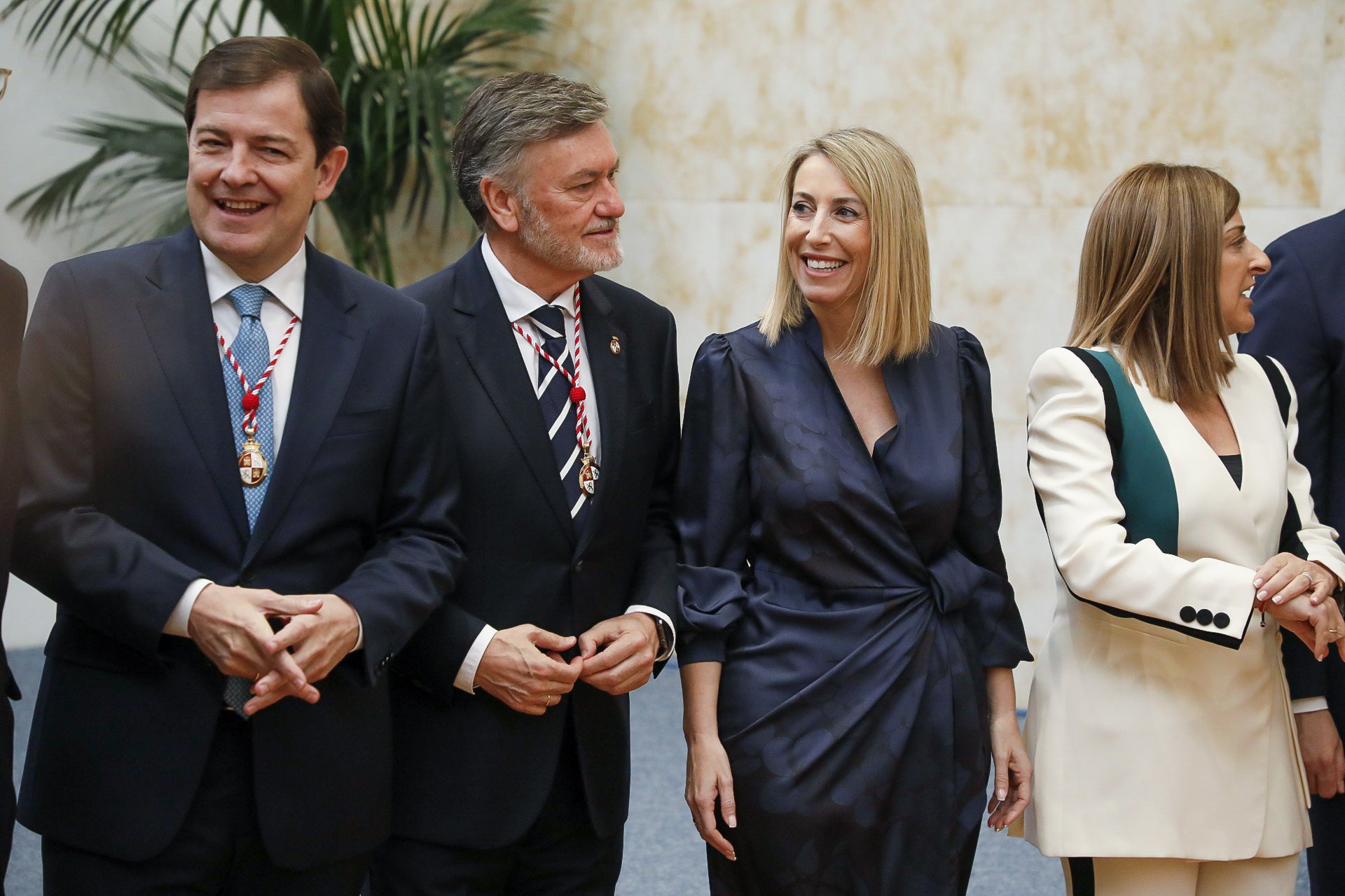 María Guardiola acompaña a Alfonso Fernández Mañueco en su toma de posesión como presidente de Castilla y León María Guardiola acompaña a Alfonso Fernández Mañueco en su toma de posesión como presidente de Castilla y León
