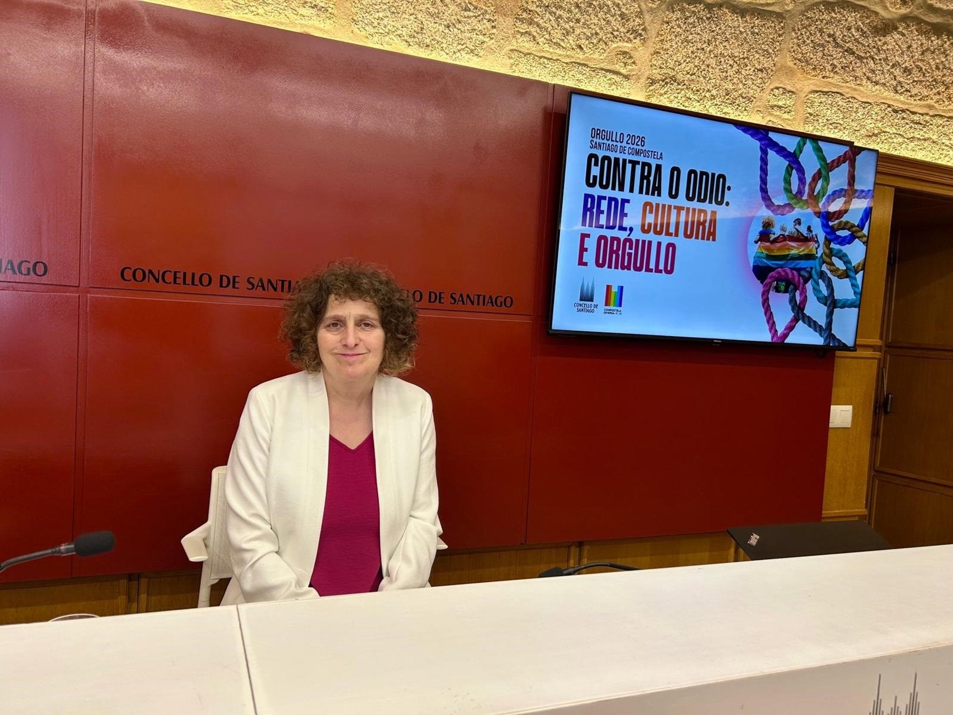 La alcaldesa Goretti Sanmartín achaca la bajada de la rentabilidad hotelera al cierre del aeropuerto de Santiago y la marcha de Ryanair La alcaldesa Goretti Sanmartín achaca la bajada de la rentabilidad hotelera al cierre del aeropuerto de Santiago y la marcha de Ryanair