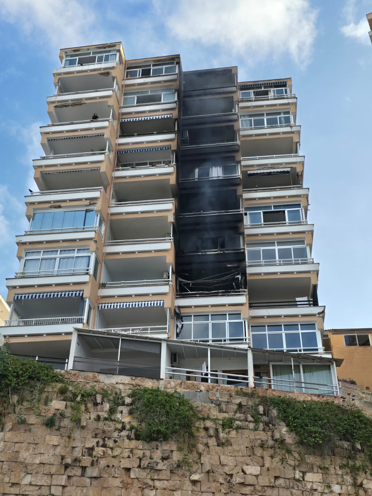Realojadas en hoteles 36 personas afectadas por el incendio en Magaluf Realojadas en hoteles 36 personas afectadas por el incendio en Magaluf