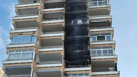 Realojadas en hoteles 36 personas afectadas por el incendio en Magaluf Realojadas en hoteles 36 personas afectadas por el incendio en Magaluf