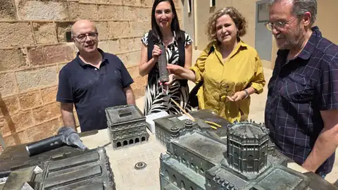 “El Fadrí” vuelve a la Plaza Mayor tras su restauración por actos vandálicos “El Fadrí” vuelve a la Plaza Mayor tras su restauración por actos vandálicos