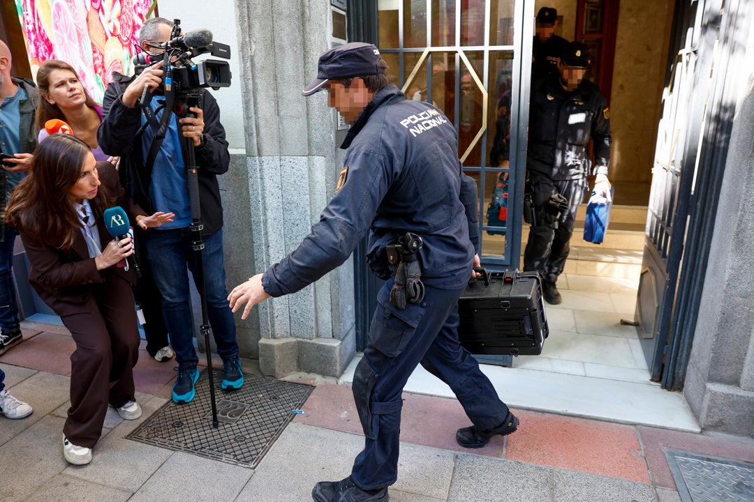 Las joyas de Zapatero están valoradas en 1,3 millones de euros: el resultado de a tasación de las piezas que la UDEF halló en su despacho Las joyas de Zapatero están valoradas en 1,3 millones de euros: el resultado de a tasación de las piezas que la UDEF halló en su despacho