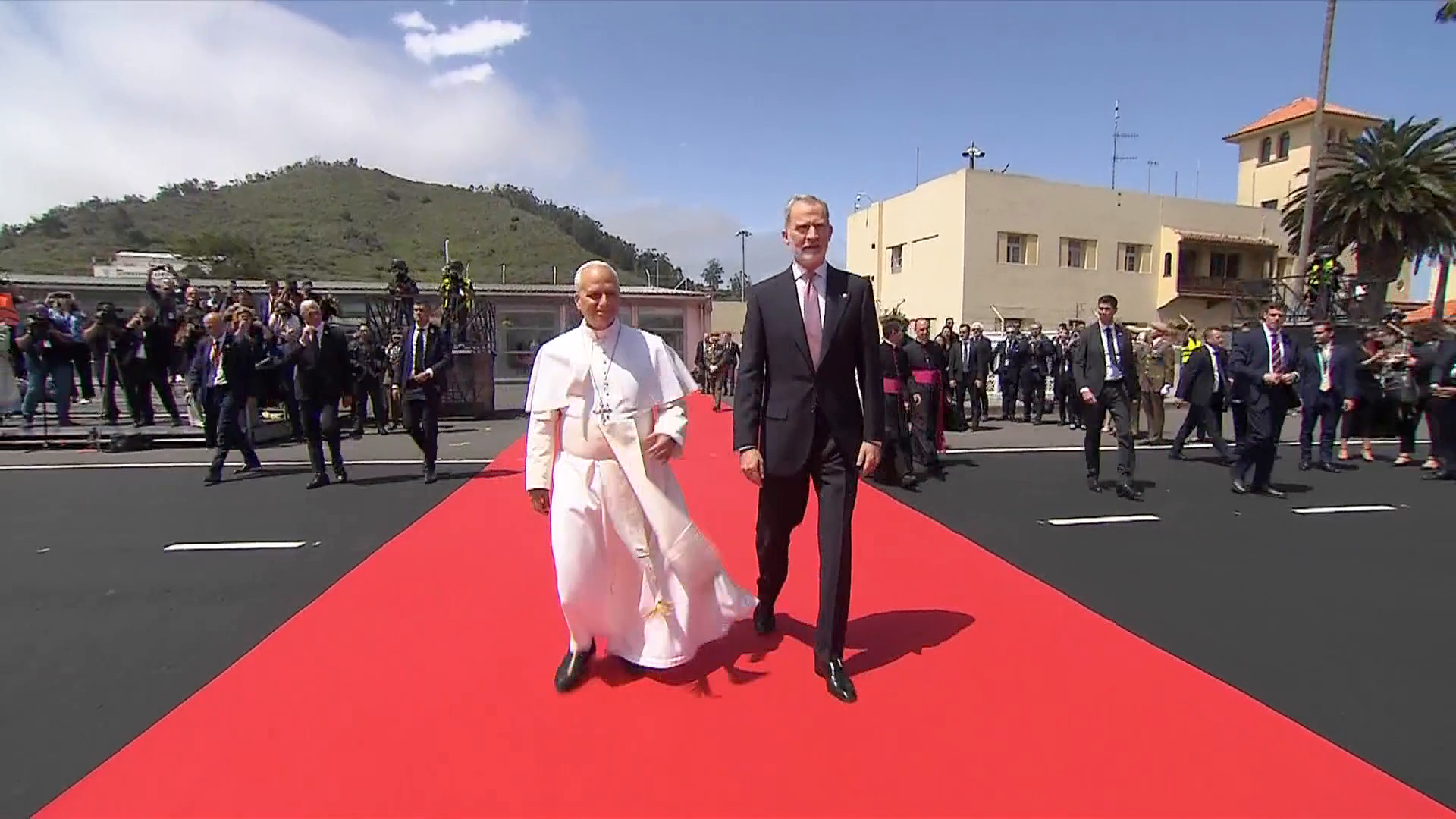 Última hora de la visita del papa a Canarias, en directo: el papa León XIV ya vuelve a Roma en el Falcon Última hora de la visita del papa a Canarias, en directo: el papa León XIV ya vuelve a Roma en el Falcon