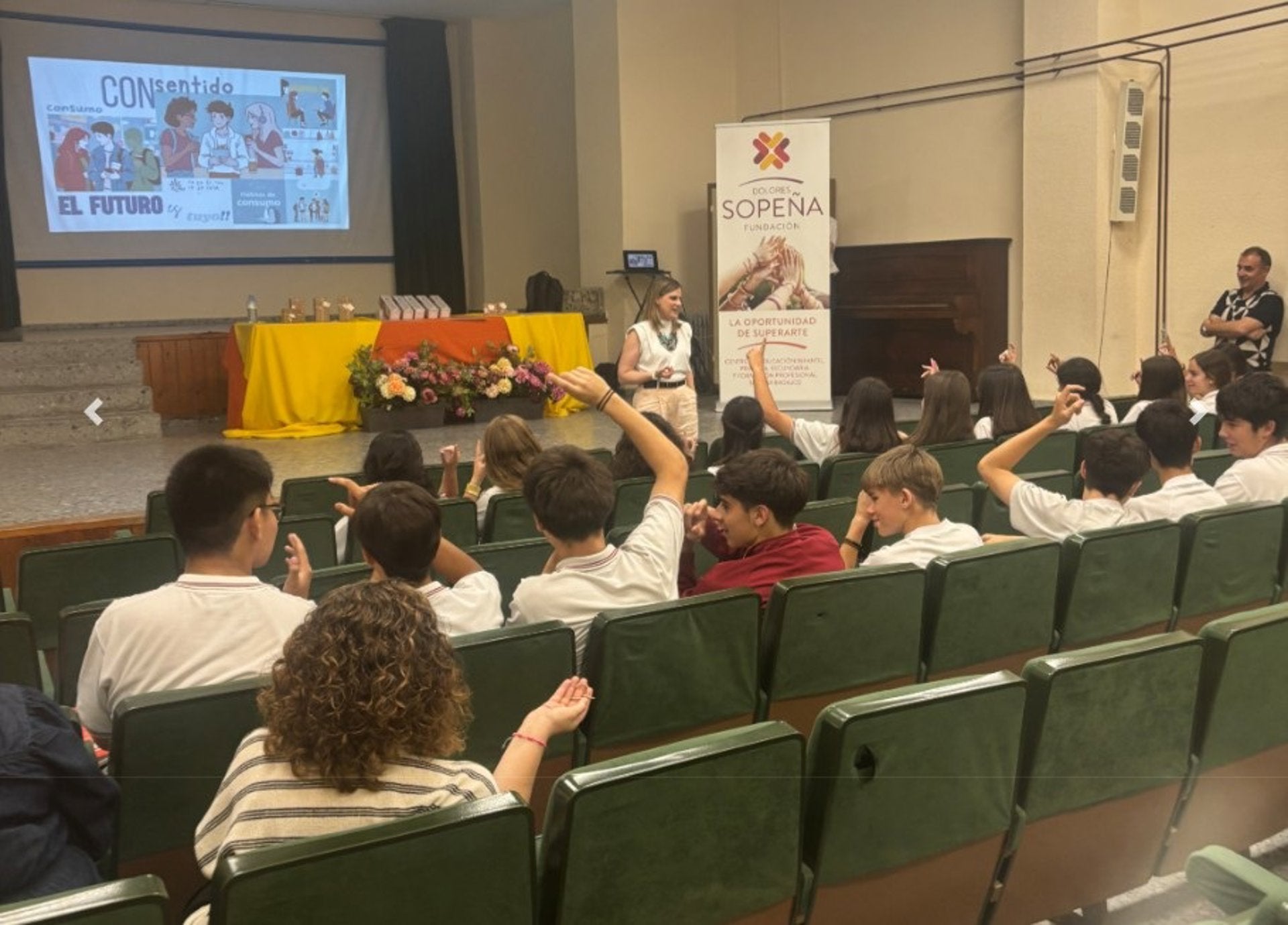 Más de 8.400 estudiantes participan en las actividades del Programa 'Yo en el cole, tú en casa' sobre consumo responsable Más de 8.400 estudiantes participan en las actividades del Programa 'Yo en el cole, tú en casa' sobre consumo responsable