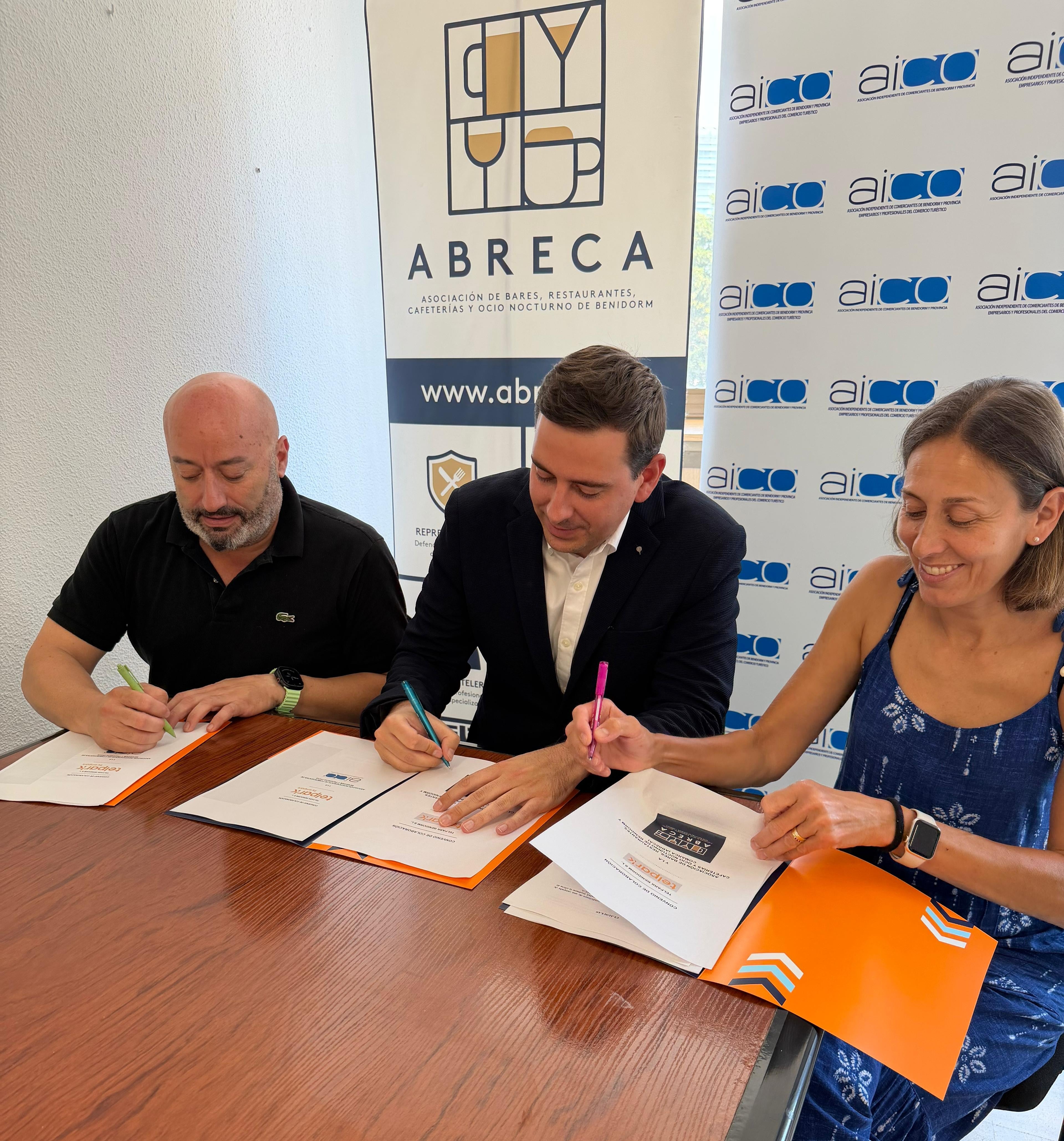 ABRECA Y AICO firman un acuerdo de colaboración con Telpark para incentivar el consume, las compras y los servicios en Benidorm ABRECA Y AICO firman un acuerdo de colaboración con Telpark para incentivar el consume, las compras y los servicios en Benidorm