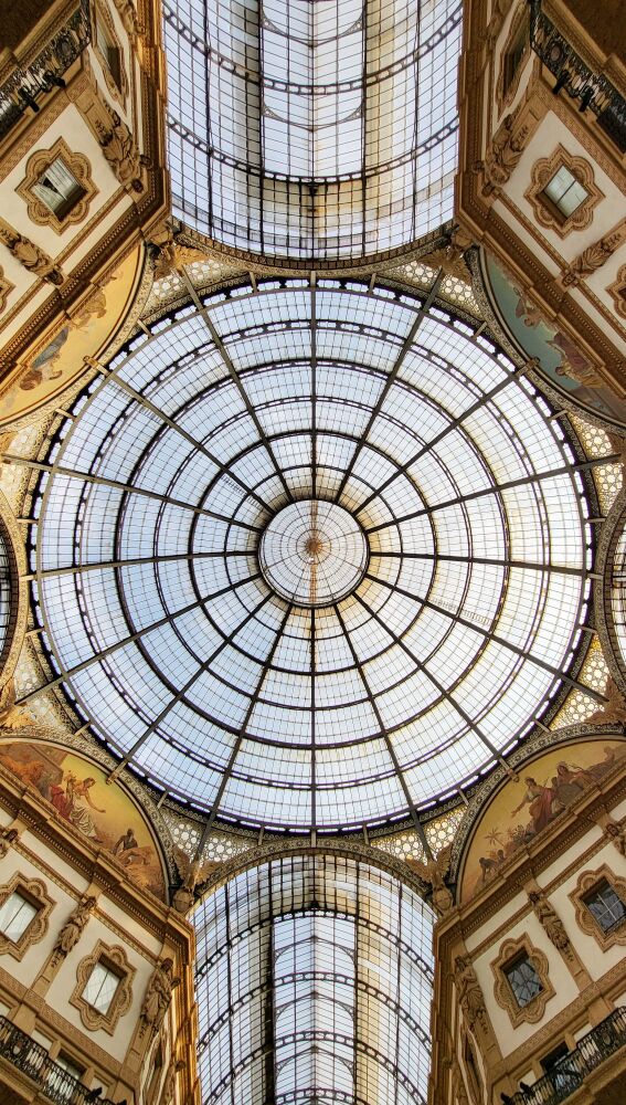 Cúpula y bóvedas acristaladas de la Galería Vittorio Emanuele II de Milán