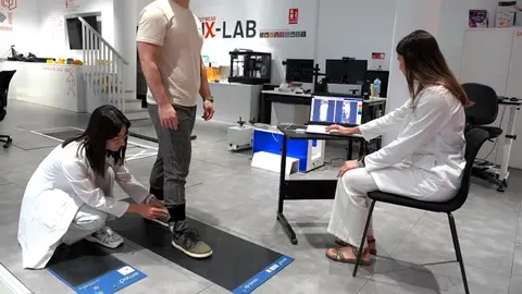 Una de las pruebas en torno al calzado barefoot realizadas en Inescop. Una de las pruebas en torno al calzado barefoot realizadas en Inescop.