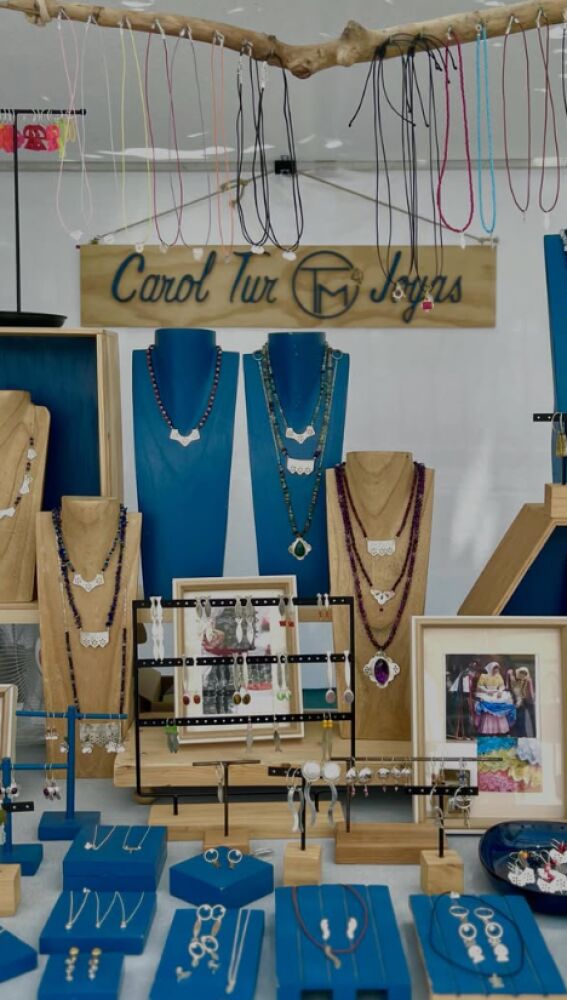 Un ejemplo de las creaciones que se pueden ver en el puesto de Carol Tur