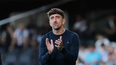 Se rifan a Pablo Hernández pese a que prioriza su continuidad como albinegro Se rifan a Pablo Hernández pese a que prioriza su continuidad como albinegro
