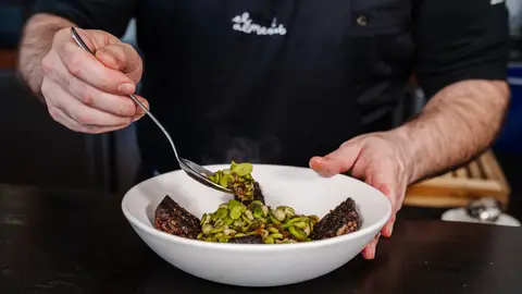 El alimentario celebra cuatro años consolidado como uno de los referentes gastronómico de la Axarquía Gastronomia