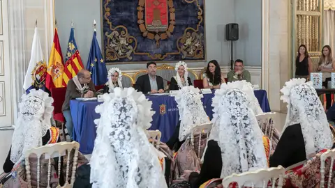 Un momento de la presentación de la revista Un momento de la presentación de la revista