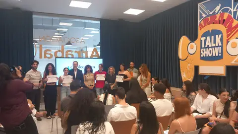 Arrabal-AID finaliza los primeros itinerarios del Programa +Empleo Joven de Fundación la Caixa que beneficiará a 60 personas en Málaga Arrabal-AID finaliza los primeros itinerarios del Programa +Empleo Joven de Fundación la Caixa que beneficiará a 60 personas en Málaga