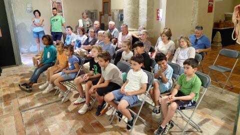Alumnos del CRA Los Bañales de Luesia durante la emisión del programa Gente Viajera Aragón Alumnos del CRA Los Bañales de Luesia durante la emisión del programa Gente Viajera Aragón