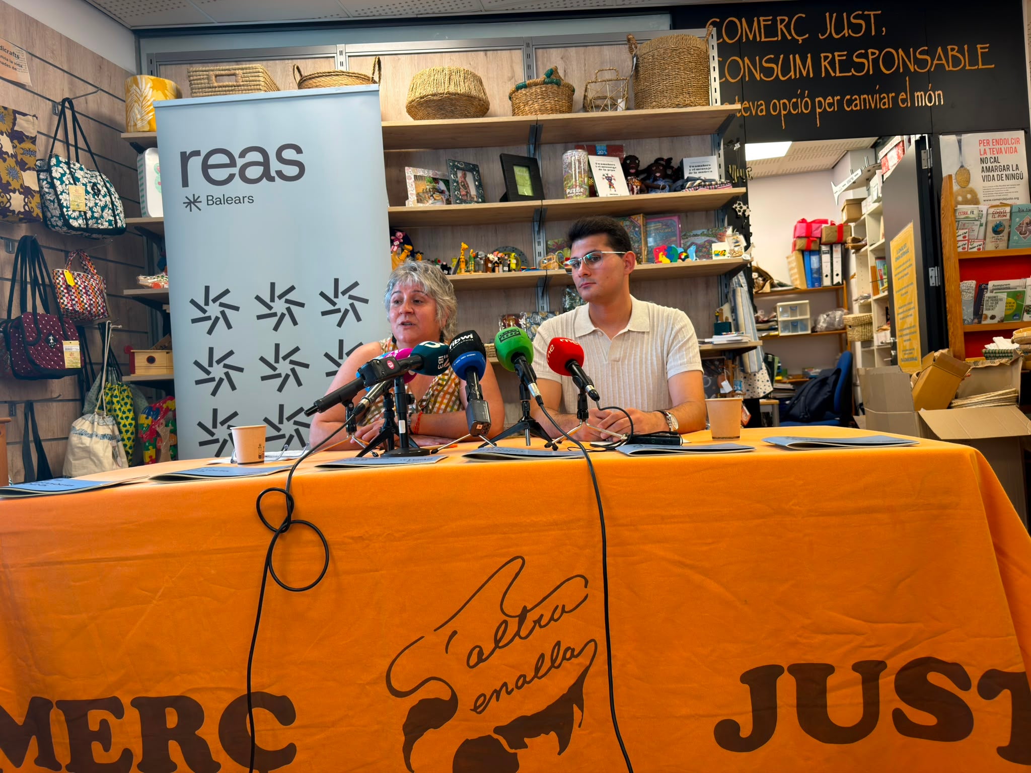 El colapso de la moda ultrarrápida amenaza la viabilidad de las entidades sociales de textil usado El colapso de la moda ultrarrápida amenaza la viabilidad de las entidades sociales de textil usado