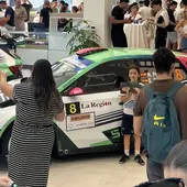 Cohete Suárez y Nuria Pons reunieron a la afición del motor en Gadasa, concesionario Skoda, antes del 59 Rallye de Ourense Cohete Suárez y Nuria Pons reunieron a la afición del motor en Gadasa, concesionario Skoda, antes del 59 Rallye de Ourense