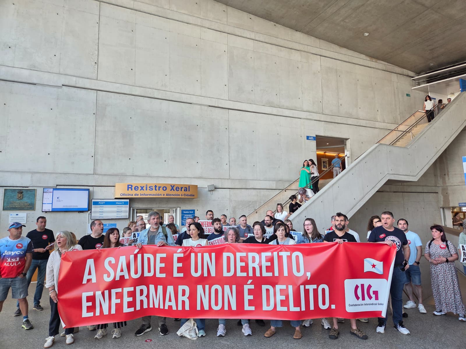 La CIG ocupa sedes de la Xunta en protesta por el plan para el control de bajas médicas La CIG ocupa sedes de la Xunta en protesta por el plan para el control de bajas médicas
