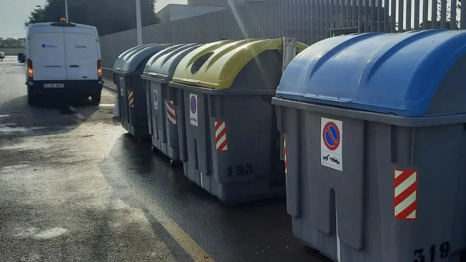 Torrevieja activa el plan intensivo de recogida de basuras y limpieza viaria en verano con un importante refuerzo de personal