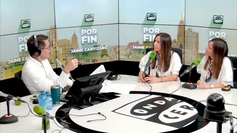 La increíble historia de dos gemelas que sacaron la misma nota en el MIR y trabajan juntas: "Solo nos hemos separado 15 días en la vida"