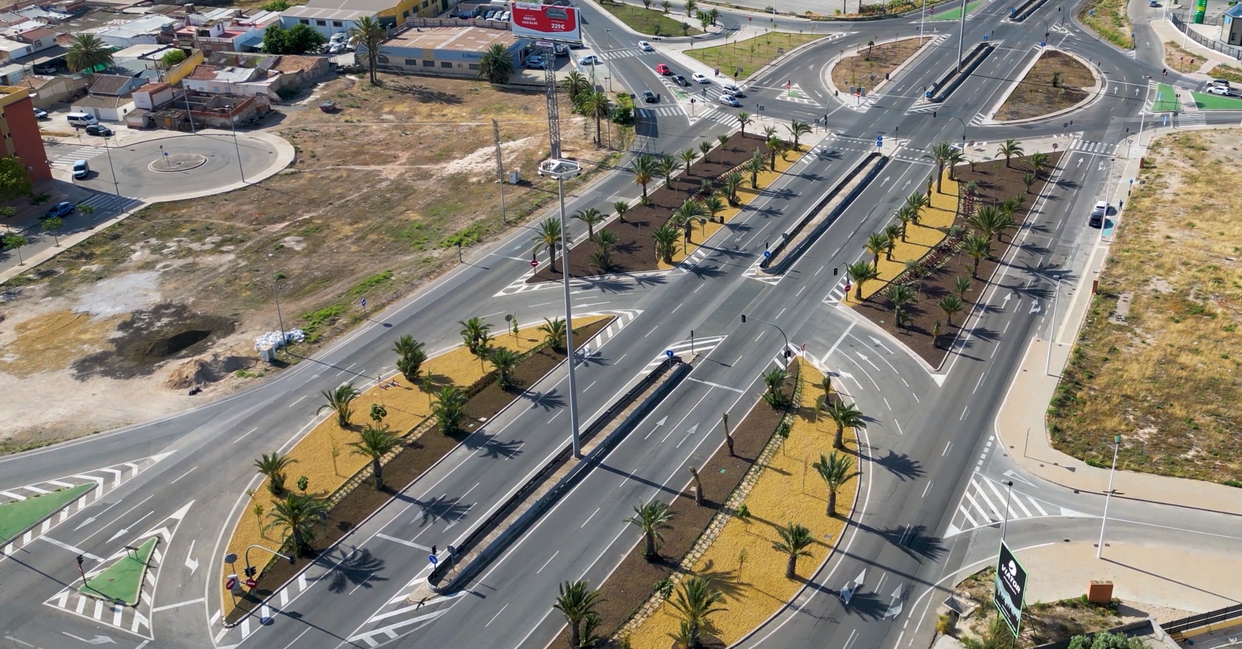 Elche finaliza el ajardinamiento de la Ronda Oeste y proyecta exportar el modelo a otras áreas del municipio Elche finaliza el ajardinamiento de la Ronda Oeste y proyecta exportar el modelo a otras áreas del municipio