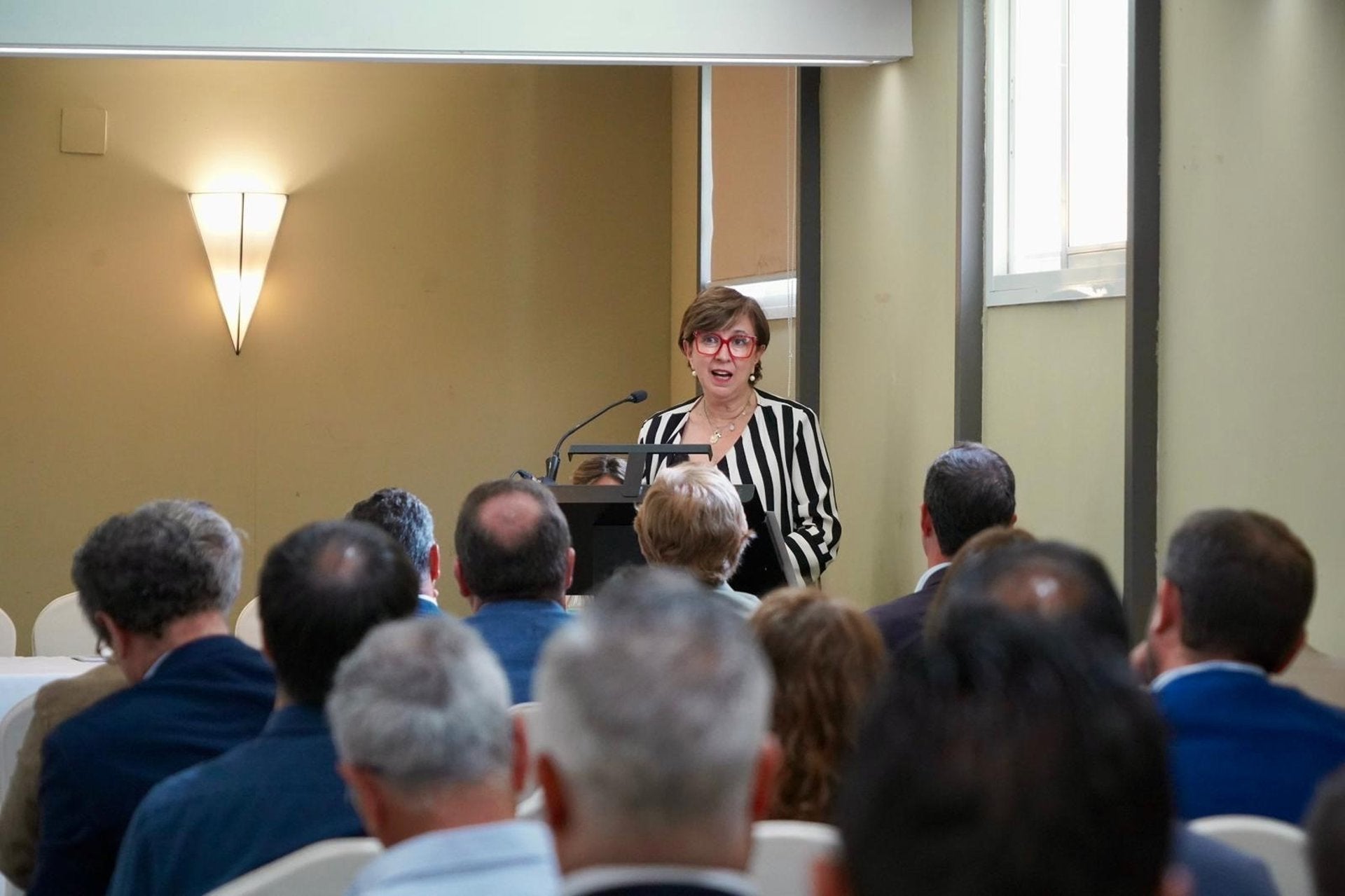 Morán destaca Extremadura como uno de los grandes polos energéticos europeos por su capacidad de generación e innovación Morán destaca Extremadura como uno de los grandes polos energéticos europeos por su capacidad de generación e innovación